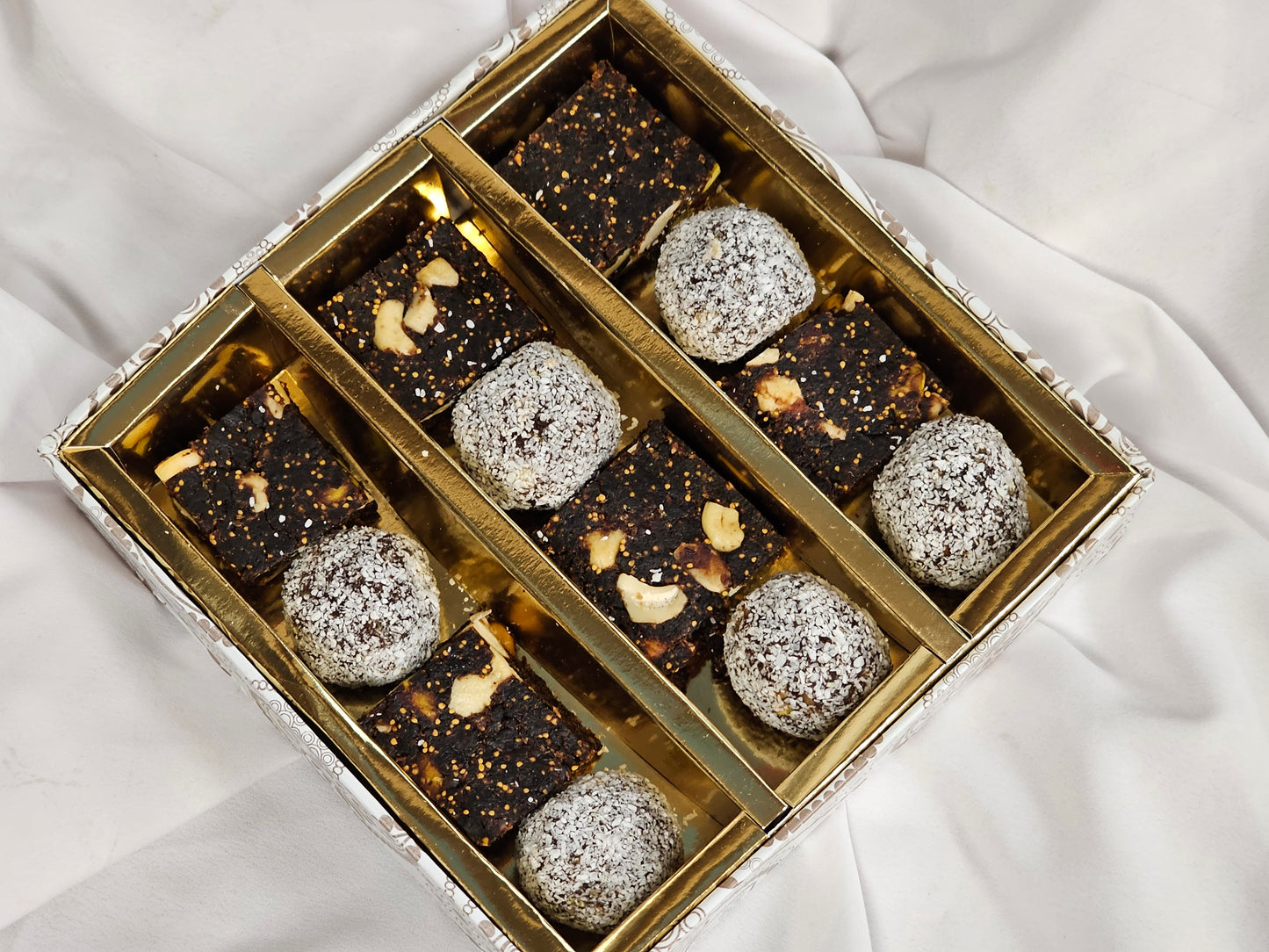 Surati Gift Box 12 pc Sugar Free Sweets