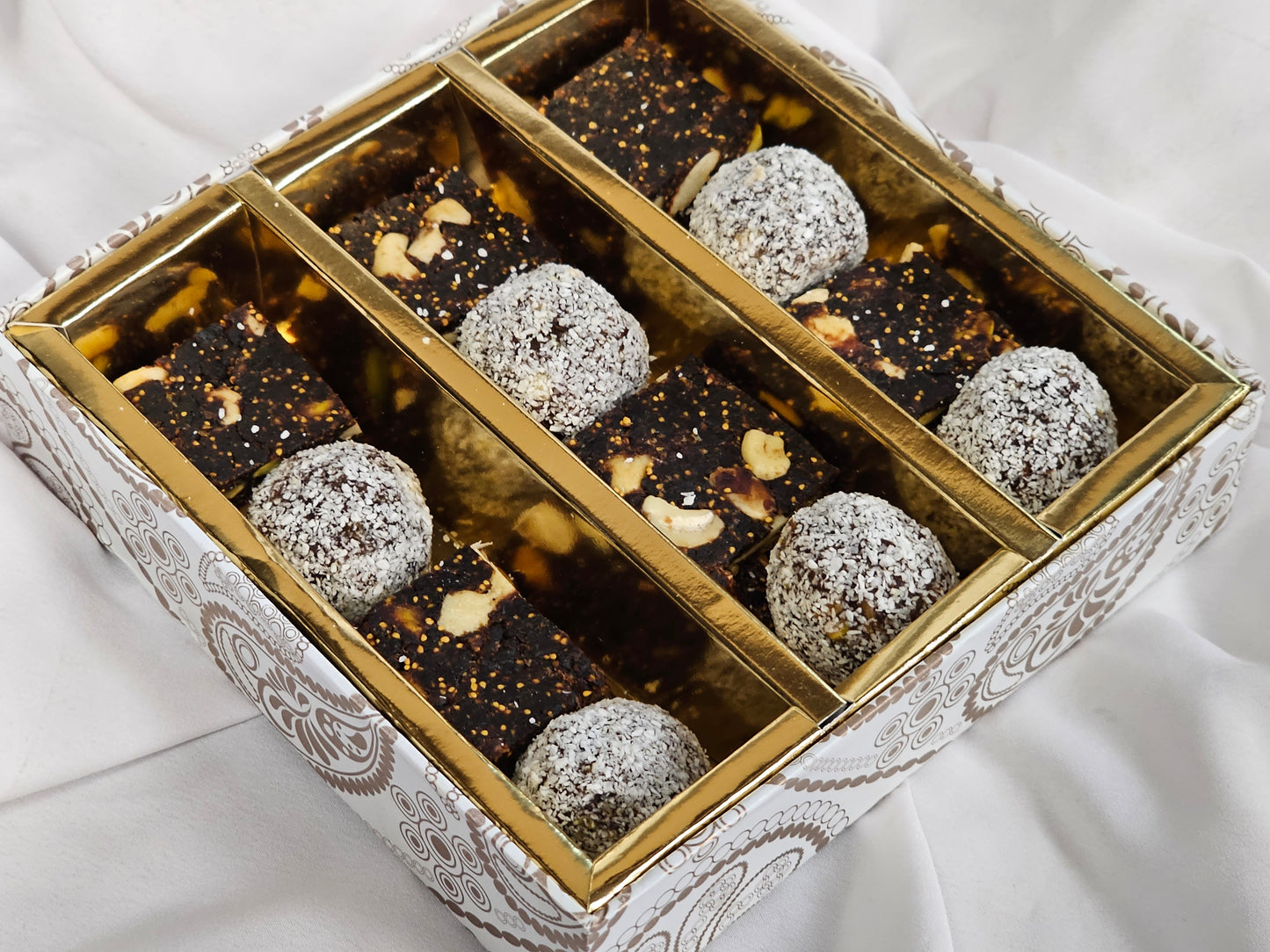 Surati Gift Box 12 pc Sugar Free Sweets