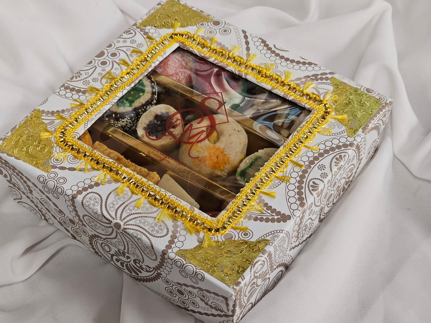 Surati Mix Sweets Bandini Gift Box 1lb