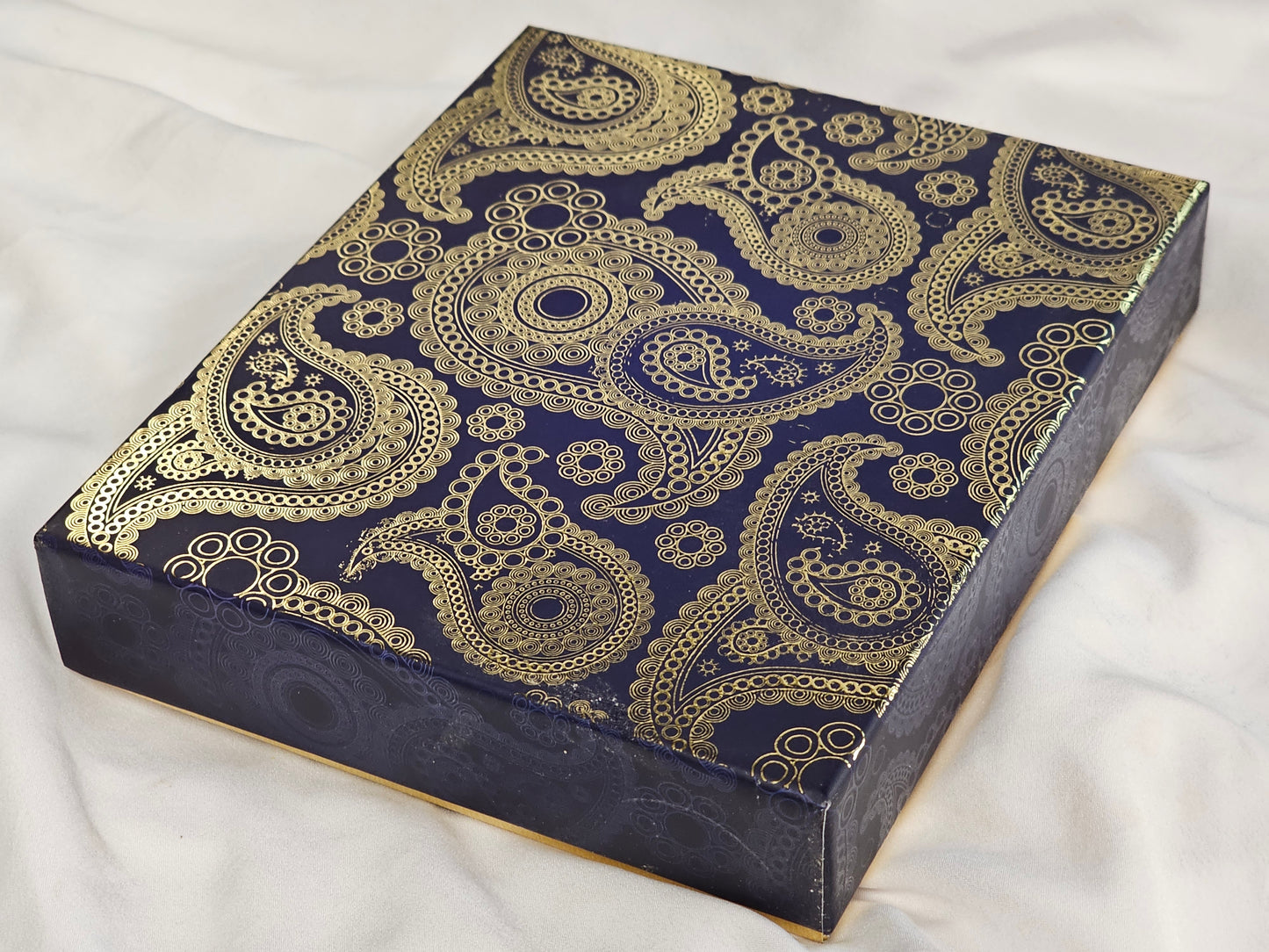 1LB Blue & Gold Paisley Mix Sweets Gift Box