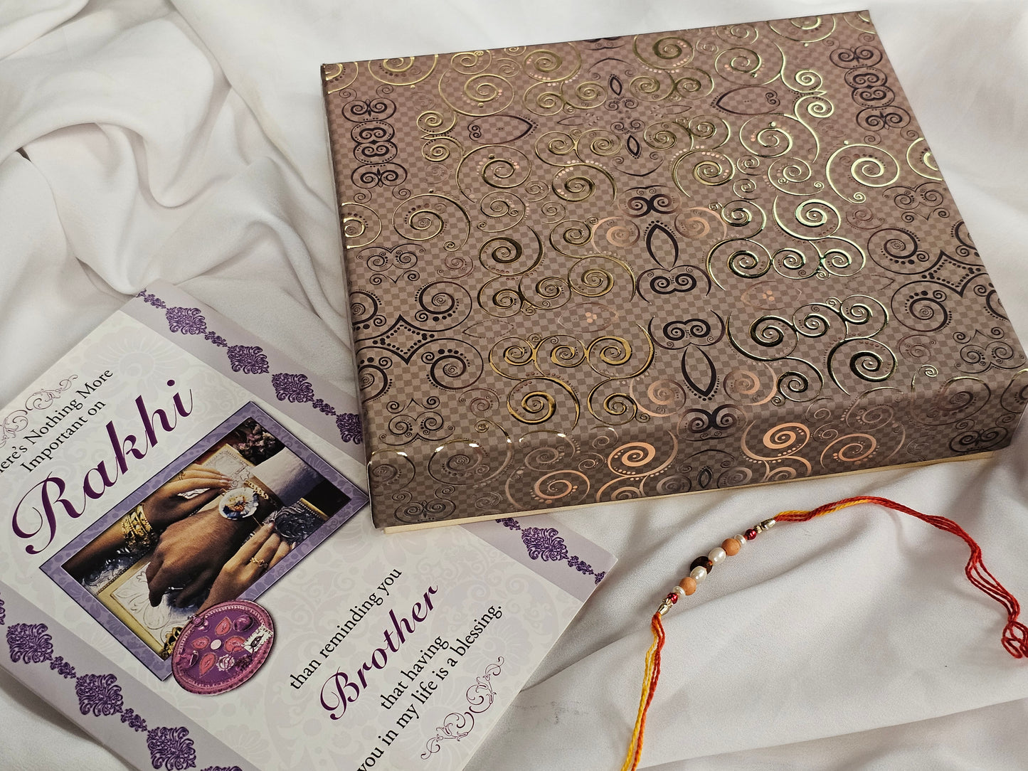 Rakhi 1LB Brown & Gold Gift Box