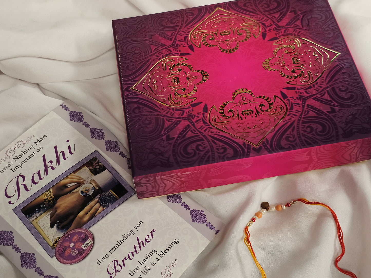 Rakhi 1LB Dark Pink & Gold Gift Box