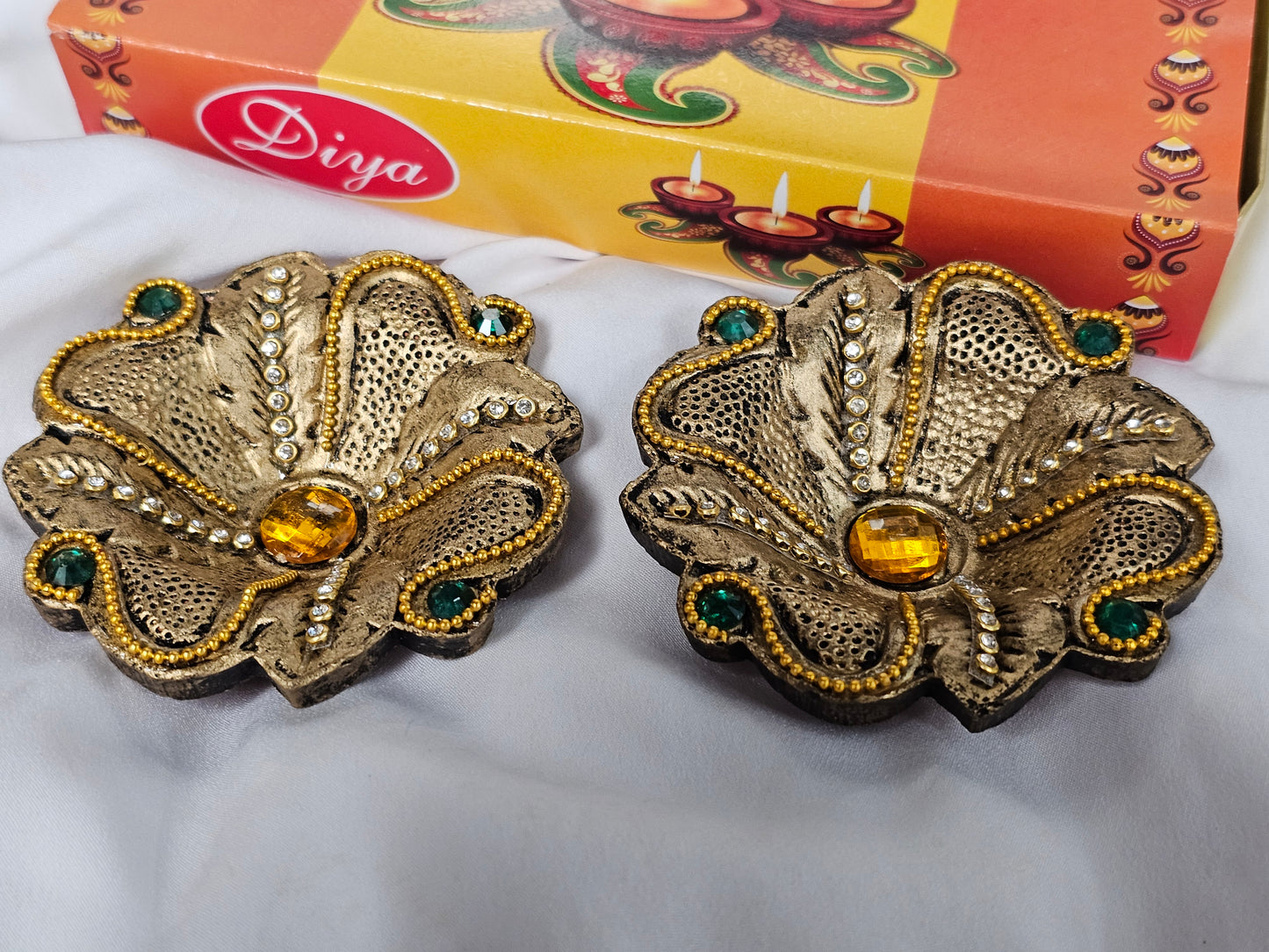 Gift Box Gold Diya Set - 4 Pc