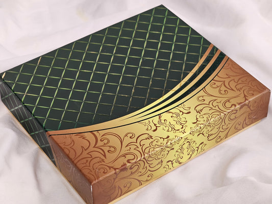 1lb Green & Gold Mix Sweets Gift Box