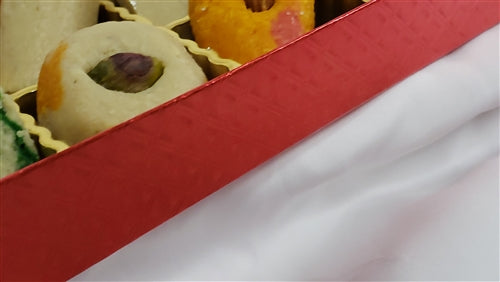 Mix Sweets 45pc Gift Box - Red