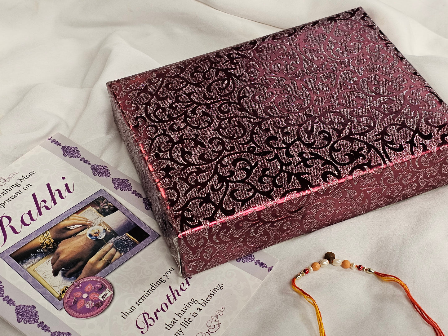 Rakhi 1LB Maroon Foil Gift Box