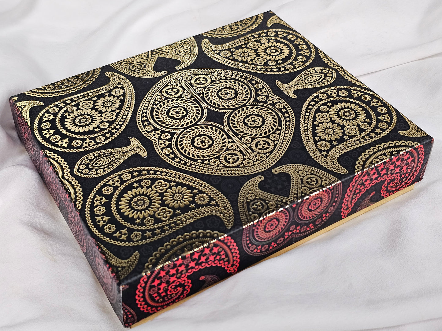 1lb Black & Gold Paisley Mix Sweets Gift Box